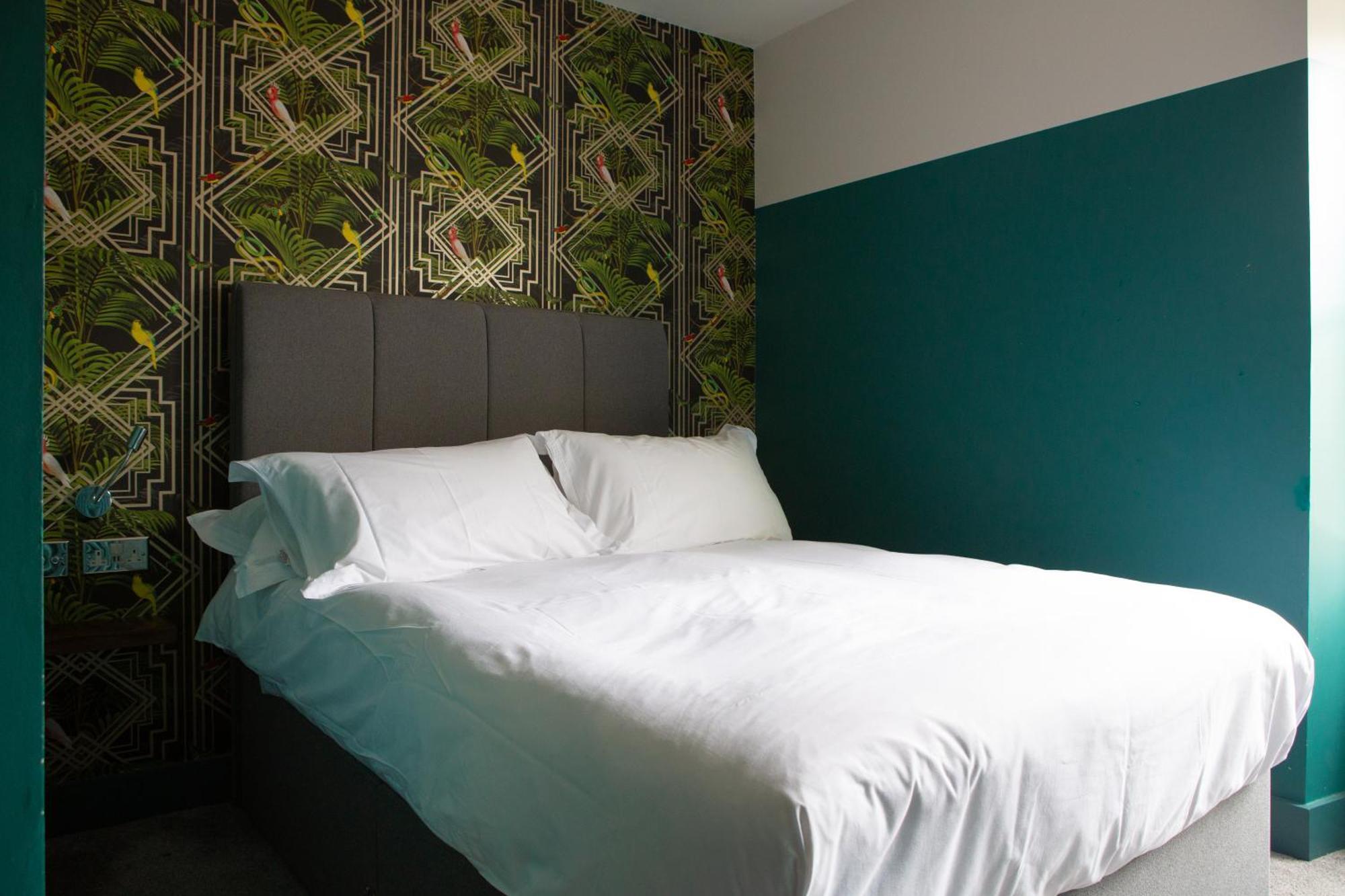 The Crown Rooms London Exterior photo