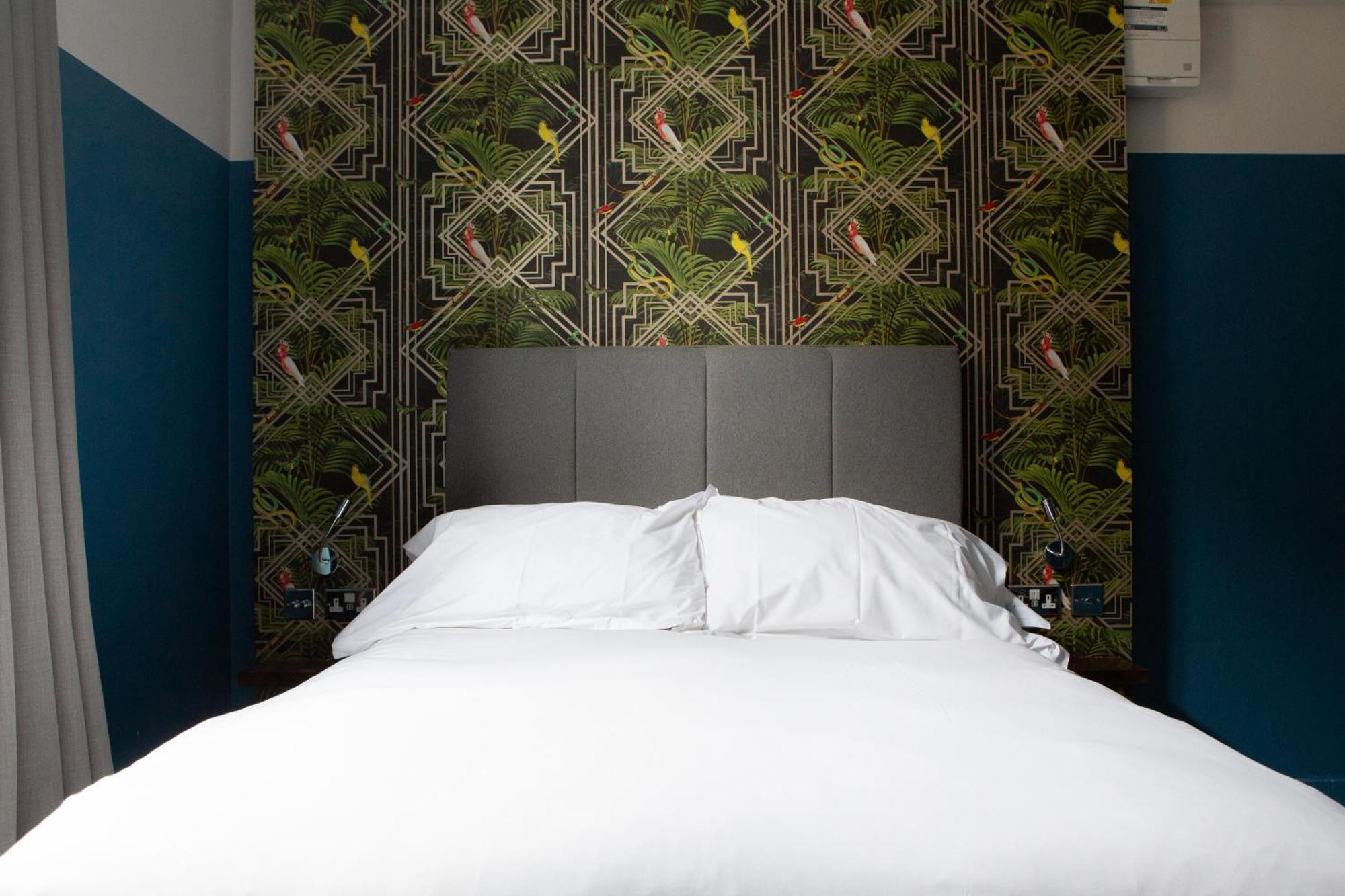 The Crown Rooms London Exterior photo